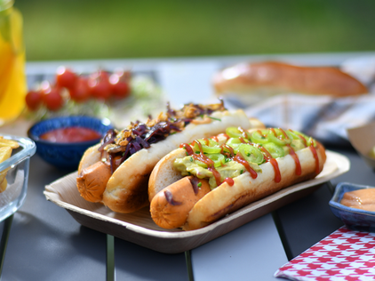 Hot dog buli Gyulai kolbász fűszeres grillsajt rudakkal
