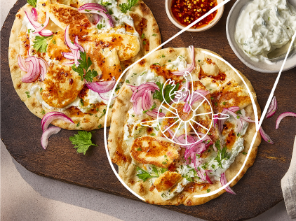 Pikáns-mézes Tandoori grillsajt, laposkenyéren